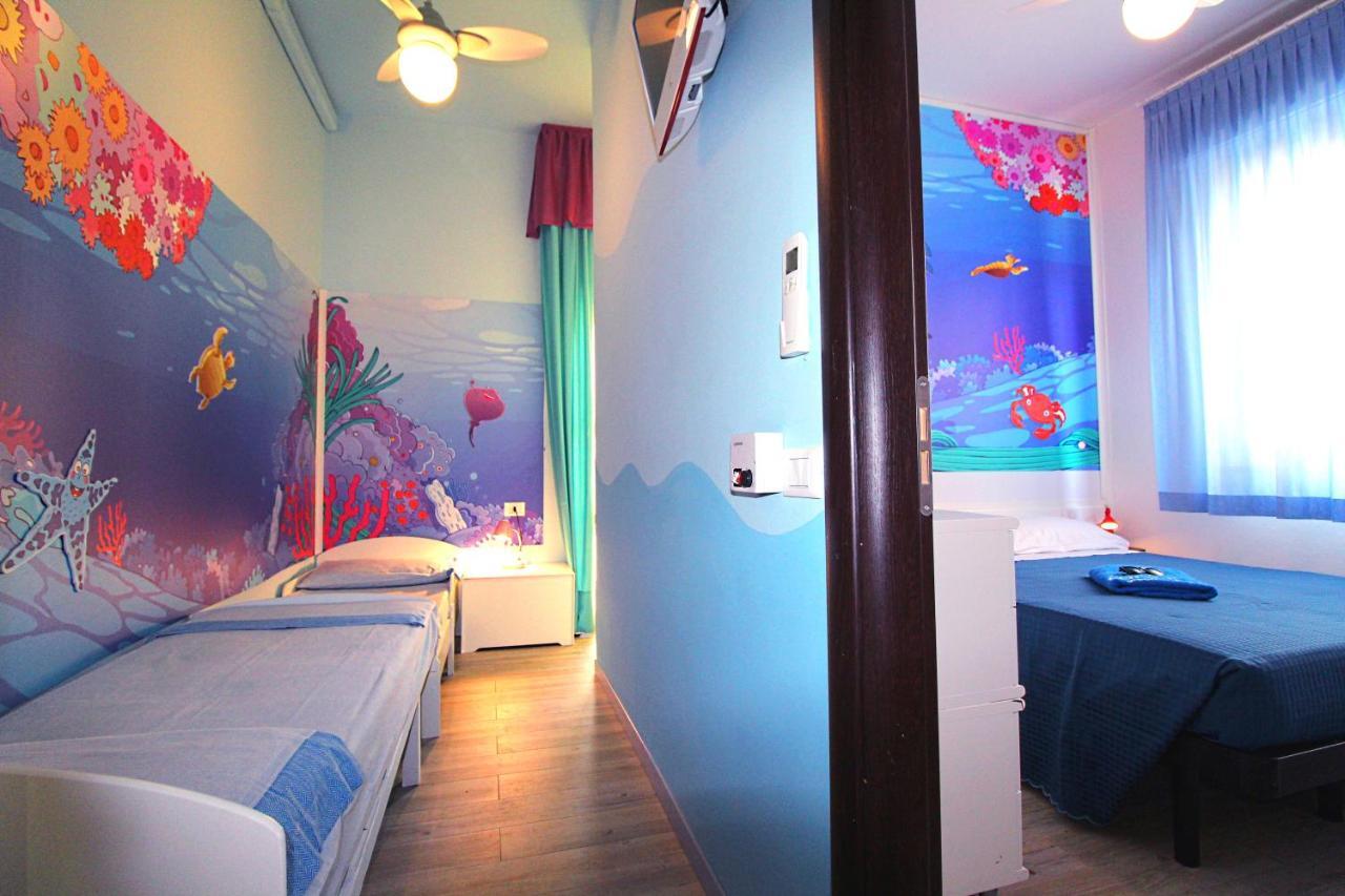 Hotel Fabrizio リミニ エクステリア 写真